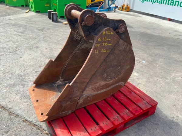 24" STRICKLAND BUCKET.....65mm PINS.......186w. 354781613