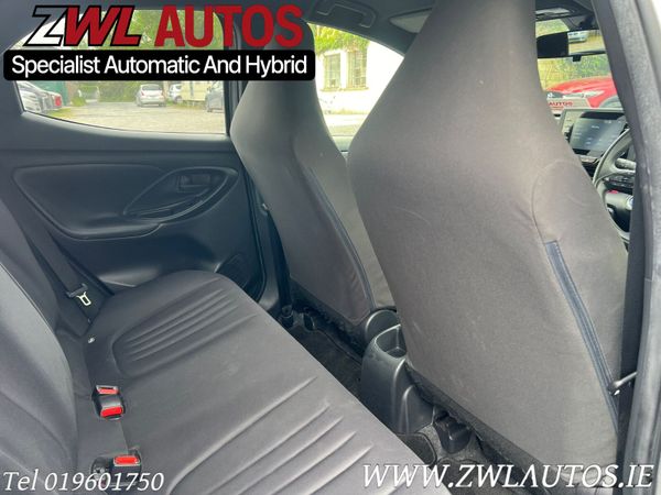 211 Toyota Yaris Hybrid 354809436