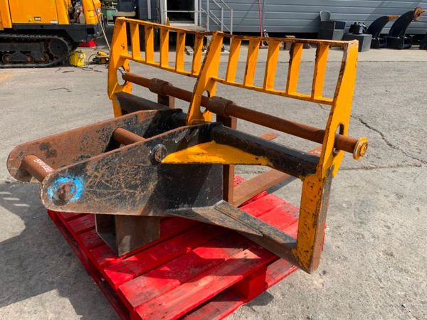 SCOTT PALLET FORK ATTACHMENTS..65mm PINS....5377. 354803596