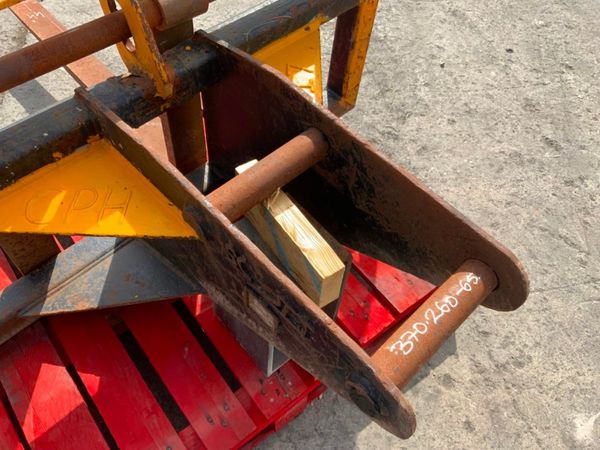 SCOTT PALLET FORK ATTACHMENTS..65mm PINS....5377. 354803598