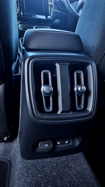 🔥 2024 Volvo XC40 Recharge RWD 354855393