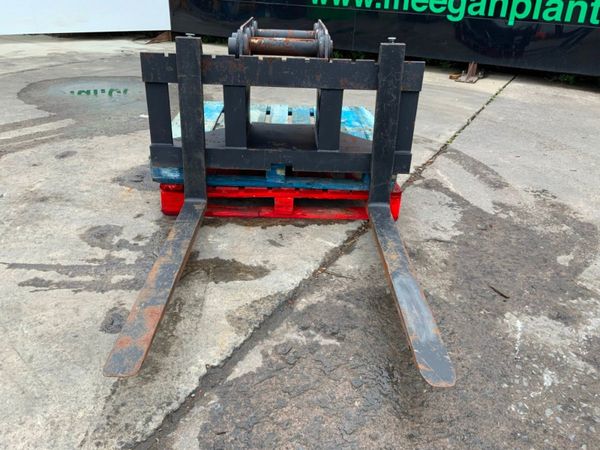 UNUSED PALLET FORKS......65 / 80mm PINS......618j. 354918276