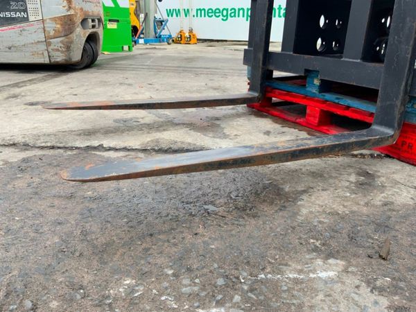 UNUSED PALLET FORKS......65 / 80mm PINS......618j. 354918278