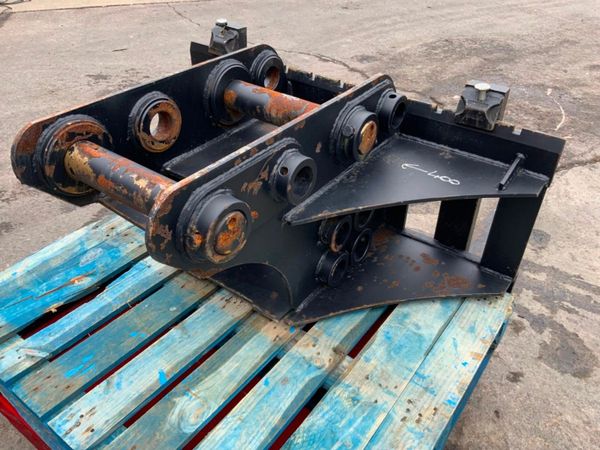 UNUSED PALLET FORKS......65 / 80mm PINS......618j. 354918283