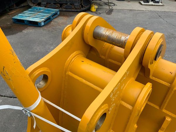 UNUSED 5 TYNE GRAPPLE....80mm PINS...7512. 354918373