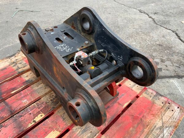 HYDRAULIC Q / HITCH....65mm PINS...13 ton....2405. 354935175