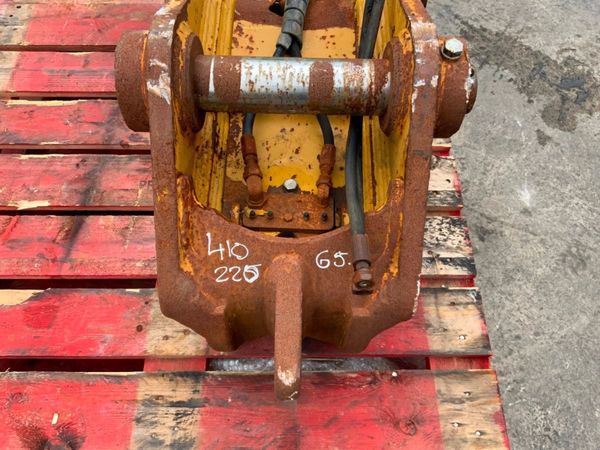 2015 CATERPILLAR Q/HITCH........65mm PINS....5922. 354935216