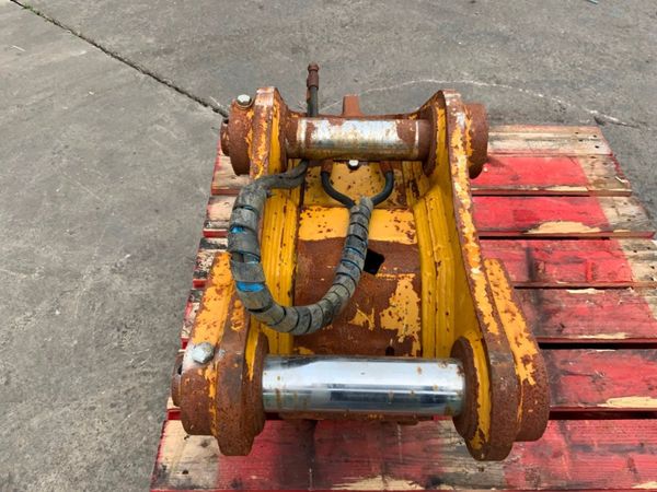2015 CATERPILLAR Q/HITCH........65mm PINS....5922. 354935213