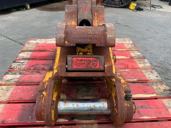 2015 CATERPILLAR Q/HITCH........65mm PINS....5922. 354935227