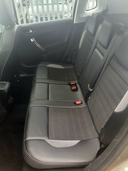Peugeot 2008 Allure (Top spec & low milage) 354938742
