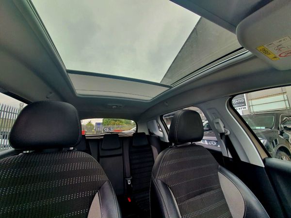 Peugeot 2008 Allure (Top spec & low milage) 354938756