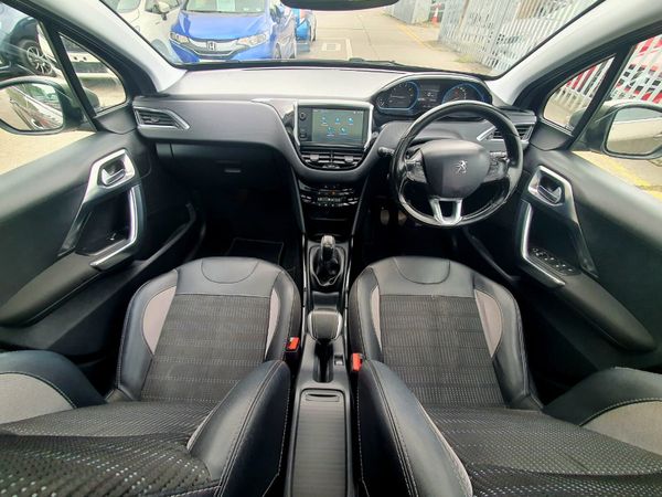 Peugeot 2008 Allure (Top spec & low milage) 354938757