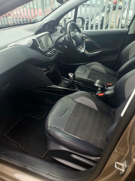 Peugeot 2008 Allure (Top spec & low milage) 354938752