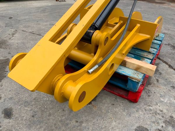 NEW HYDRAULIC THUMB GRAB....80mm PINS...7263 355154353