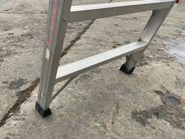 7 STEP ALLOY PLATFORM ACCESS LADDER....443. 355157587
