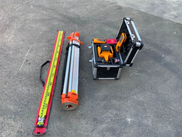 SELF ADJUSTING ROTARY SITE LASER LEVEL..363. 355159855