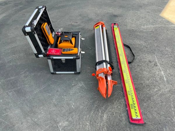 SELF ADJUSTING ROTARY SITE LASER LEVEL..363. 355159856
