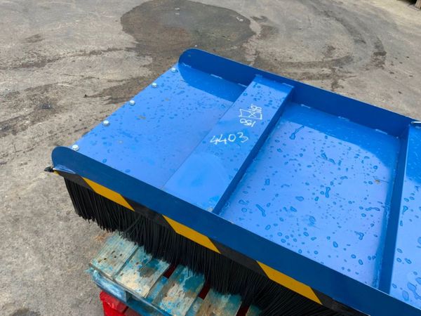UNUSED 60"  FORK LIFT ROAD BRUSH........4403. 355151879