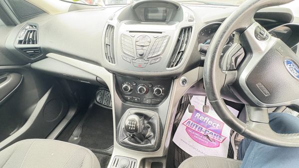 Ford Kuga 2015 355153645