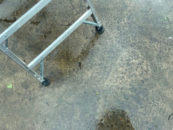 ALUMINIUM ACCESS PLATFORM LADDER.......443 / 2 355166369