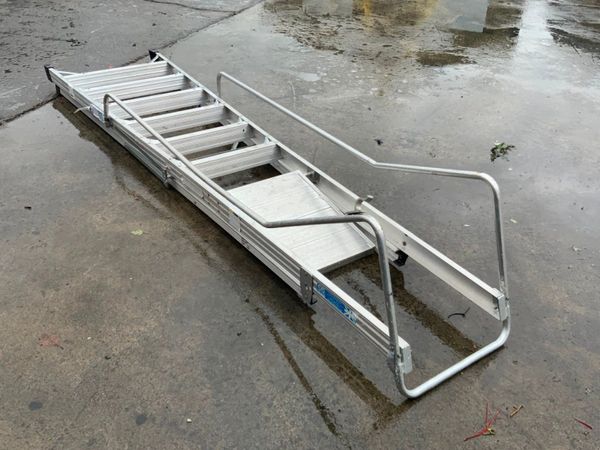 8 STEP ALUMINIUM PLATFORM LADDER.........442-2. 355163936