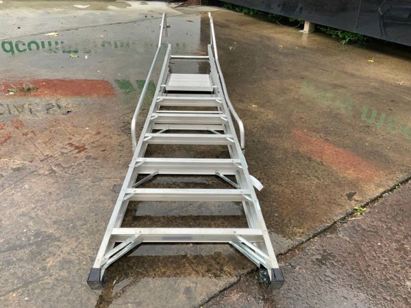 8 STEP ALUMINIUM PLATFORM LADDER.........442-2. 355163939