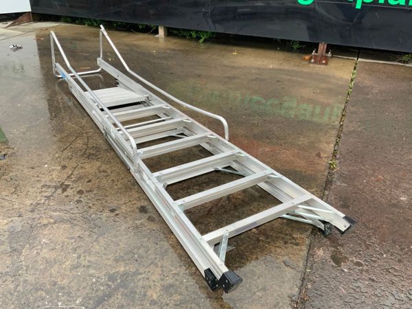 8 STEP ALUMINIUM PLATFORM LADDER.........442-2. 355163941