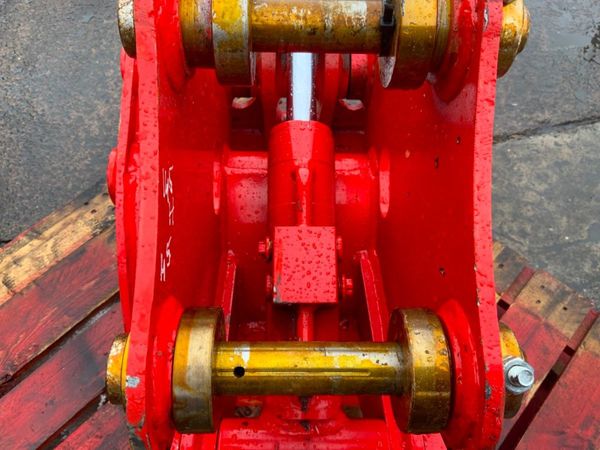 MINI DIGGER HYDRAULIC GRAB....30mm......7212. 355174599