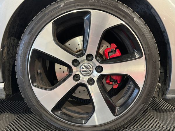 Volkswagen Golf GTI DSG 220BHP 5DR 355241146