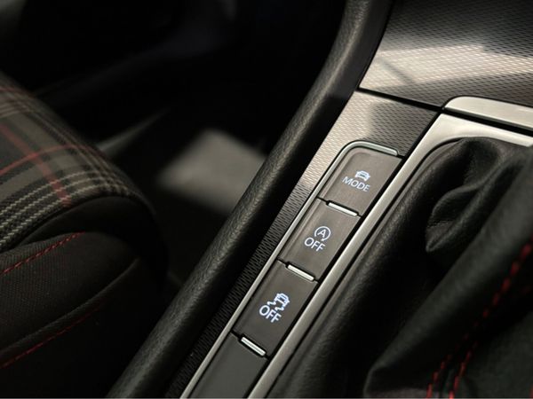 Volkswagen Golf GTI DSG 220BHP 5DR 355241165