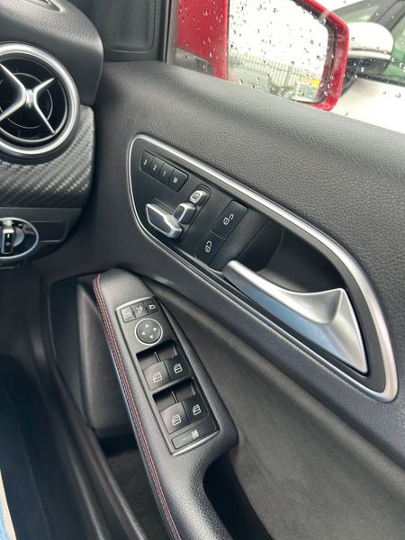 Mercedes A class Sunroof high specs 355286599