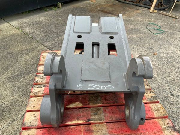 UNUSED VOLVO S2 TYPE HYDRAULIC Q/HITCH....7465. 355457873