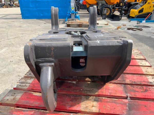 UNUSED VOLVO S1 TYPE QUICK HITCH.........7473. 355466547