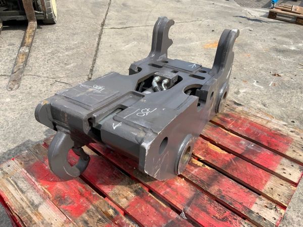 UNUSED VOLVO S1 TYPE QUICK HITCH.........7473. 355466548
