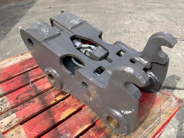 UNUSED VOLVO S1 TYPE QUICK HITCH.........7473. 355466549