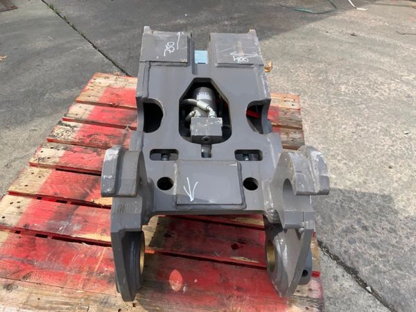 UNUSED VOLVO S1 TYPE QUICK HITCH.........7473. 355466550