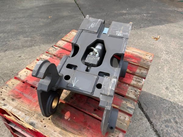 UNUSED VOLVO S1 TYPE QUICK HITCH.........7473. 355466552