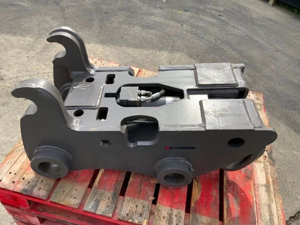 UNUSED VOLVO S1 TYPE QUICK HITCH.........7473. 355466553