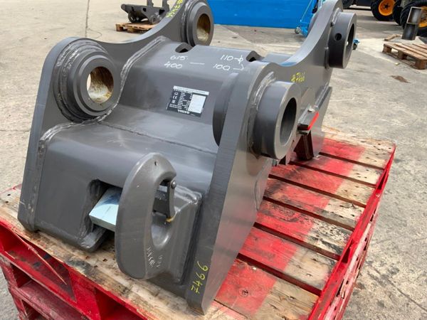 UNUSED VOLVO S3 QUICK HITCH  / COUPLER......7466. 355469508