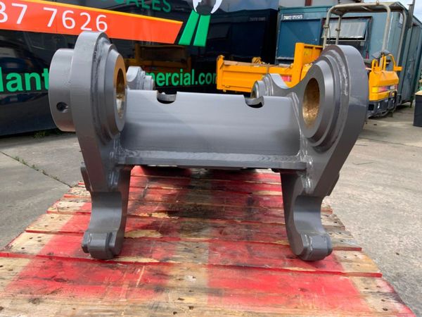 UNUSED VOLVO S3 QUICK HITCH  / COUPLER......7466. 355469501