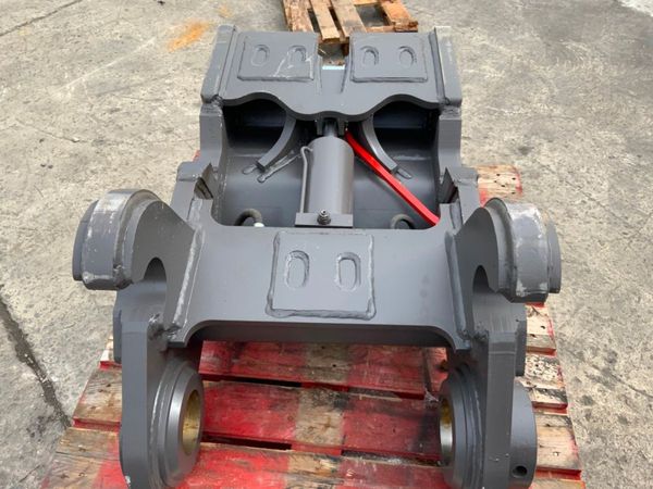 UNUSED VOLVO S3 QUICK HITCH  / COUPLER......7466. 355469516