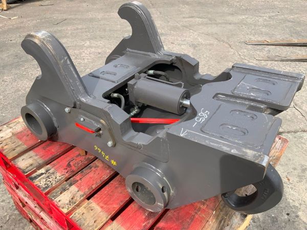 UNUSED VOLVO S3 QUICK HITCH  / COUPLER......7466. 355469520