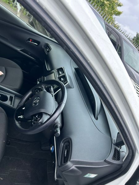 Toyota Prius hybrid auto 355509464