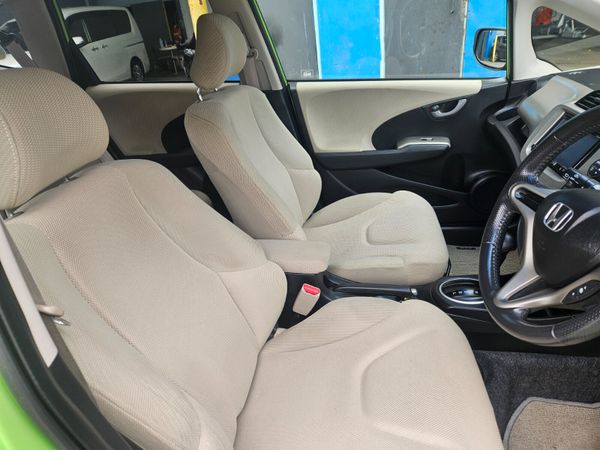 2012 Honda Fit Hybrid Automatic 355596655