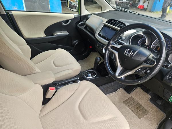 2012 Honda Fit Hybrid Automatic 355596656