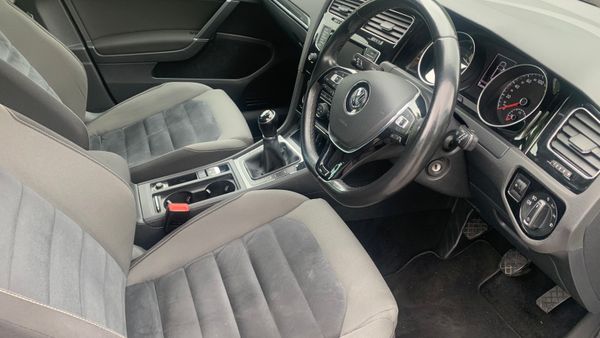 Volkswagen Golf 2015 355590981