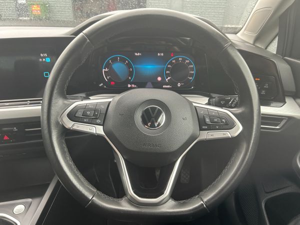 2022 (222) Volkswagen Golf Life 2.0 TDI -New Alloy 355592357