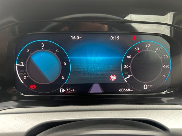 2022 (222) Volkswagen Golf Life 2.0 TDI -New Alloy 355592358