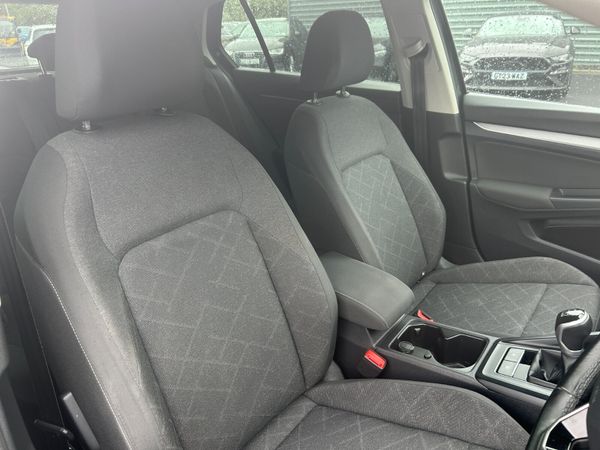 2022 (222) Volkswagen Golf Life 2.0 TDI -New Alloy 355592351