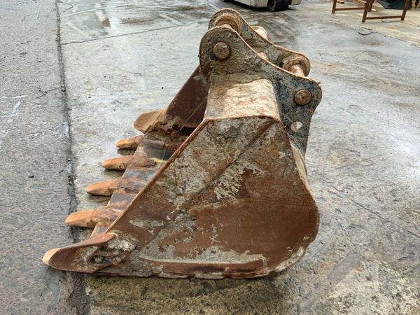 48" DIGGING BUCKET..........65mm PINS.....181. 355592569